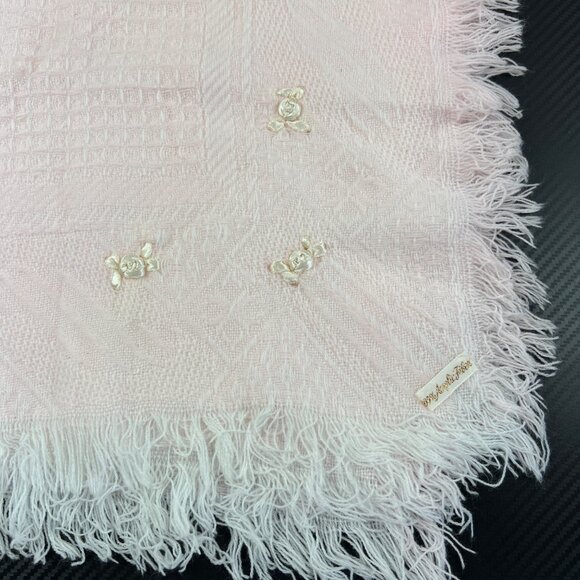 VTG Soft Pink Fringed Acrylic Throw Blanket Textured Pattern Embroidered Accents - Picture 3 of 6